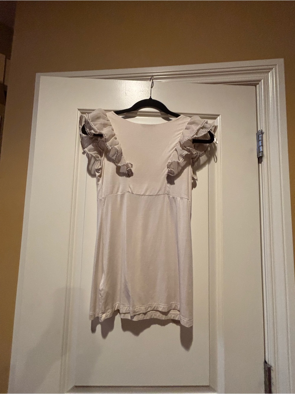 H&M Cream Ruffle V-Neck Button Front Top - Picture 3 of 7
